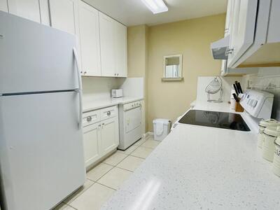 2060 Greenview Shores Boulevard, Wellington, FL 33414