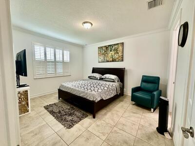 6112 NW Cullen Way, Port Saint Lucie, FL 34983