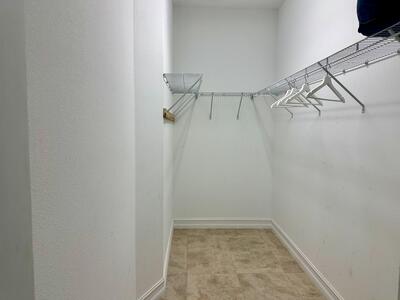 6112 NW Cullen Way, Port Saint Lucie, FL 34983