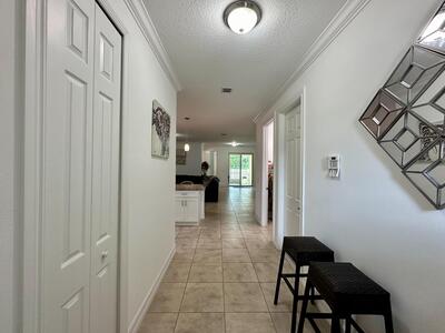 6112 NW Cullen Way, Port Saint Lucie, FL 34983