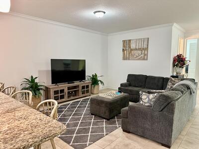 6112 NW Cullen Way, Port Saint Lucie, FL 34983