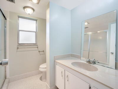 3951 Via Poinciana, Lake Worth, FL 33467