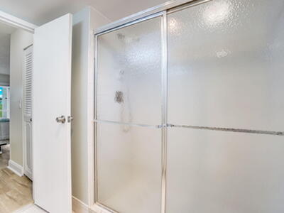 3951 Via Poinciana, Lake Worth, FL 33467