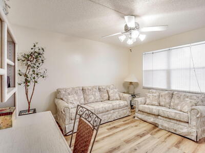 3951 Via Poinciana, Lake Worth, FL 33467