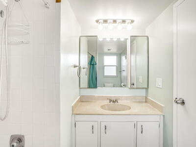 3951 Via Poinciana, Lake Worth, FL 33467