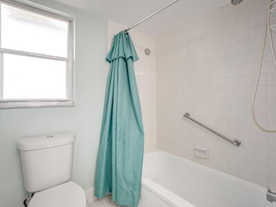 3951 Via Poinciana, Lake Worth, FL 33467