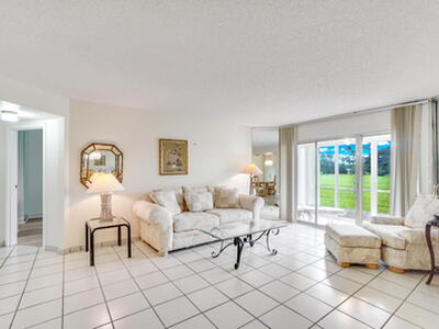 3951 Via Poinciana, Lake Worth, FL 33467