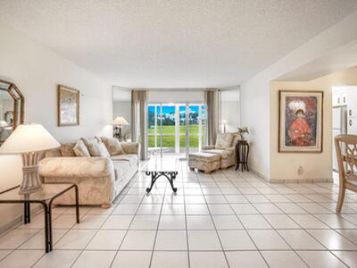 3951 Via Poinciana, Lake Worth, FL 33467