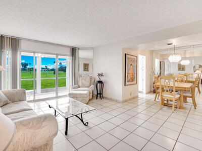 3951 Via Poinciana, Lake Worth, FL 33467