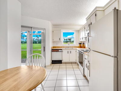 3951 Via Poinciana, Lake Worth, FL 33467