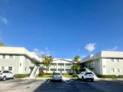 27 Colonial Club Drive, Boynton Beach, FL 33435