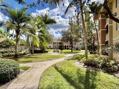 6521 Emerald Dunes Drive, West Palm Beach, FL 33411