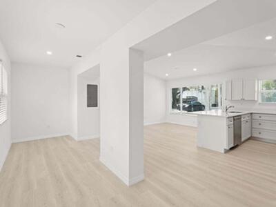 121 S Lake Drive, Lantana, FL 33462