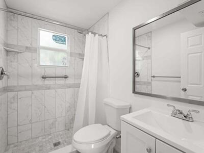 121 S Lake Drive, Lantana, FL 33462