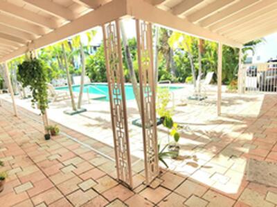 143 Inlet Way, Palm Beach Shores, FL 33404