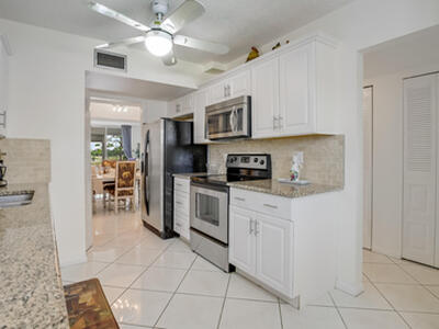 6850 10th Avenue N, Lake Worth, FL 33467