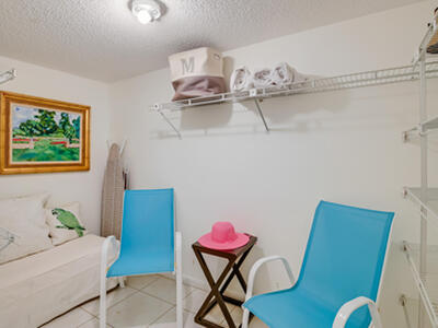 6850 10th Avenue N, Lake Worth, FL 33467