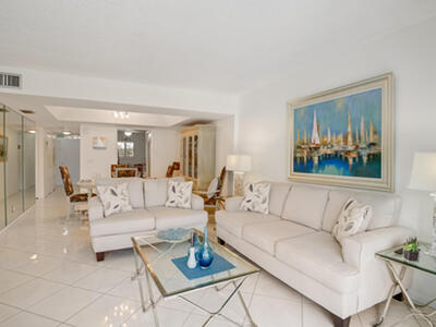 6850 10th Avenue N, Lake Worth, FL 33467