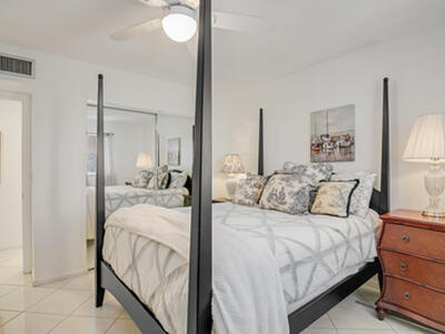 6850 10th Avenue N, Lake Worth, FL 33467