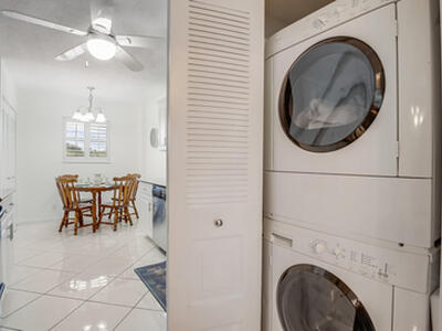 6850 10th Avenue N, Lake Worth, FL 33467