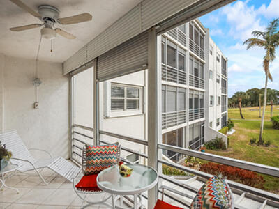 6850 10th Avenue N, Lake Worth, FL 33467