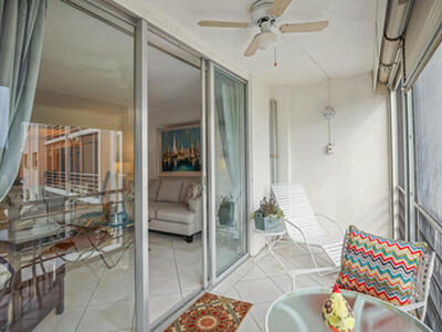 6850 10th Avenue N, Lake Worth, FL 33467