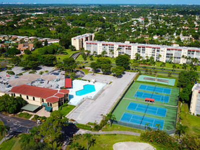 6850 10th Avenue N, Lake Worth, FL 33467