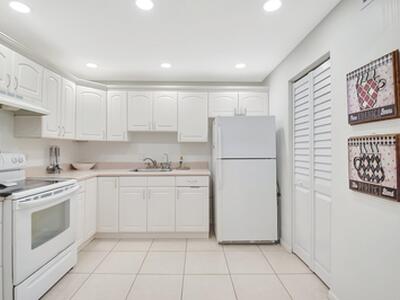 3492 La Mar Court, Greenacres, FL 33463