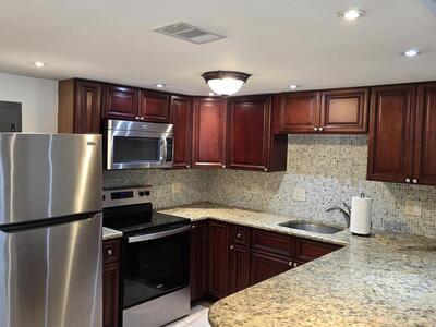 500 Executive Center Drive, West Palm Beach, FL 33401