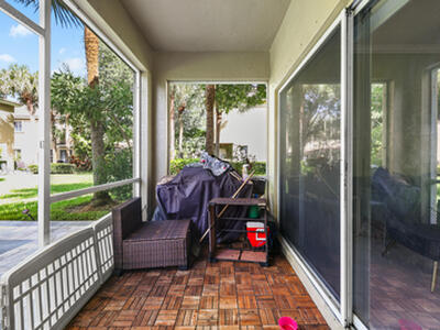 380 SW 122nd Avenue, Pembroke Pines, FL 33025