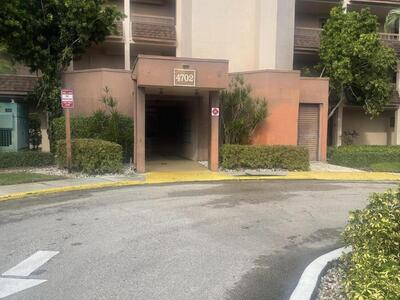 4702 Fountains Drive