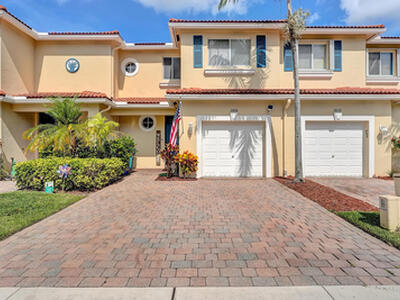 3008 N Evergreen Circle