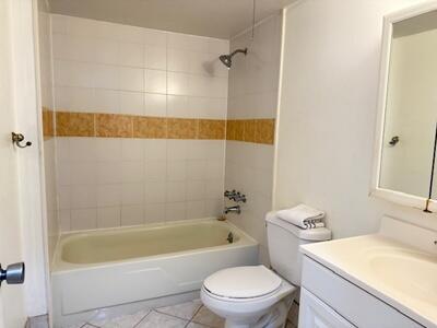 27 Golfs Edge, West Palm Beach, FL 33417