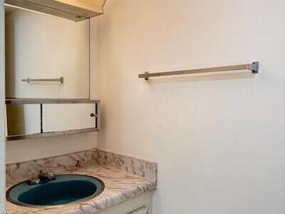 27 Golfs Edge, West Palm Beach, FL 33417