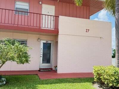 27 Golfs Edge, West Palm Beach, FL 33417