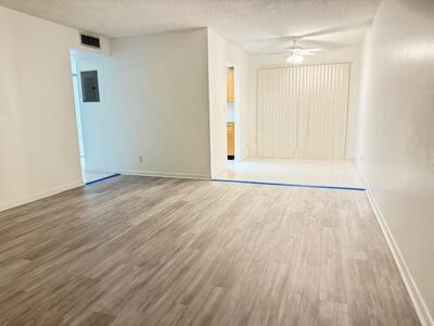 27 Golfs Edge, West Palm Beach, FL 33417