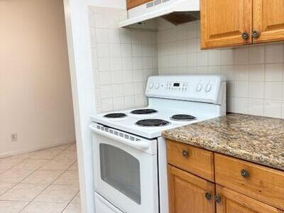 27 Golfs Edge, West Palm Beach, FL 33417