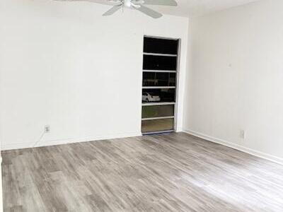 27 Golfs Edge, West Palm Beach, FL 33417