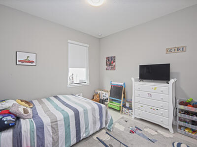 833 SE Courances Drive, Port Saint Lucie, FL 34984