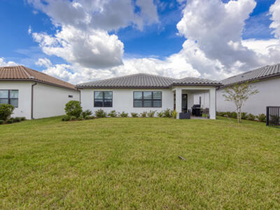 833 SE Courances Drive, Port Saint Lucie, FL 34984