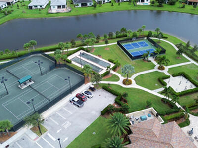 833 SE Courances Drive, Port Saint Lucie, FL 34984