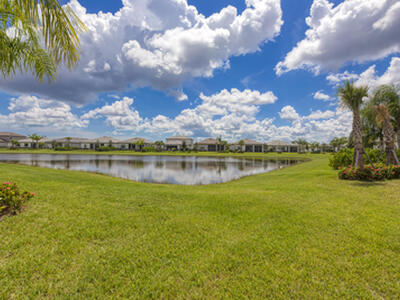 833 SE Courances Drive, Port Saint Lucie, FL 34984