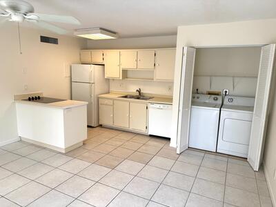 647 Executive Center Drive, West Palm Beach, FL 33401