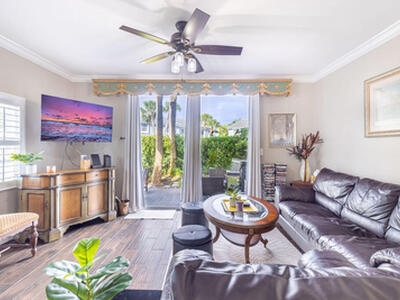 1038 Jeffery Street, Boca Raton, FL 33487