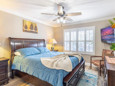 1038 Jeffery Street, Boca Raton, FL 33487