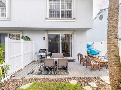 1038 Jeffery Street, Boca Raton, FL 33487