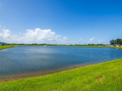 5684 Hampton Park Circle, Vero Beach, FL 32966