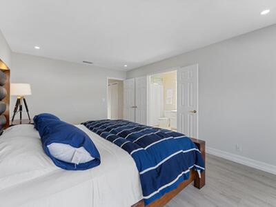 1194 Hillsboro Mile, Hillsboro Beach, FL 33062