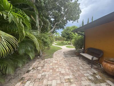 1257 SE Airoso Boulevard