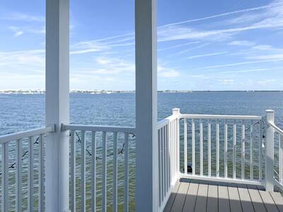 453 NE Indian River Drive